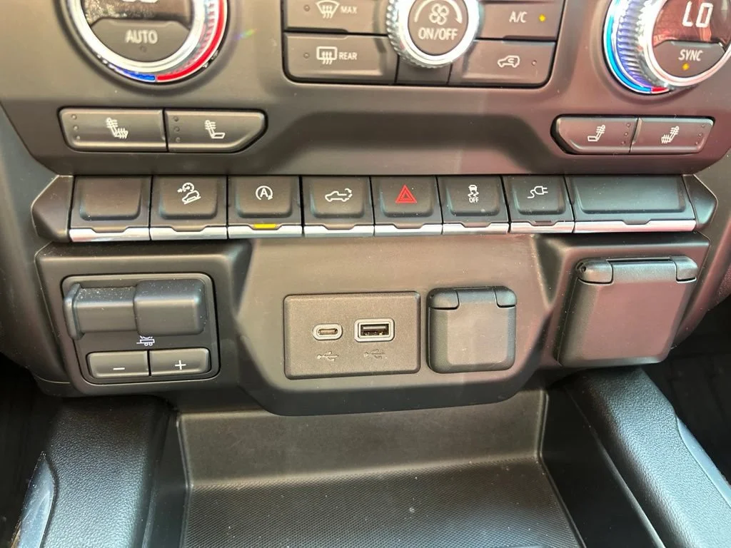 Used 2019  GMC Elevation image 28