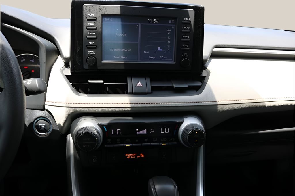 Used 2019 Silver Toyota XLE image 22