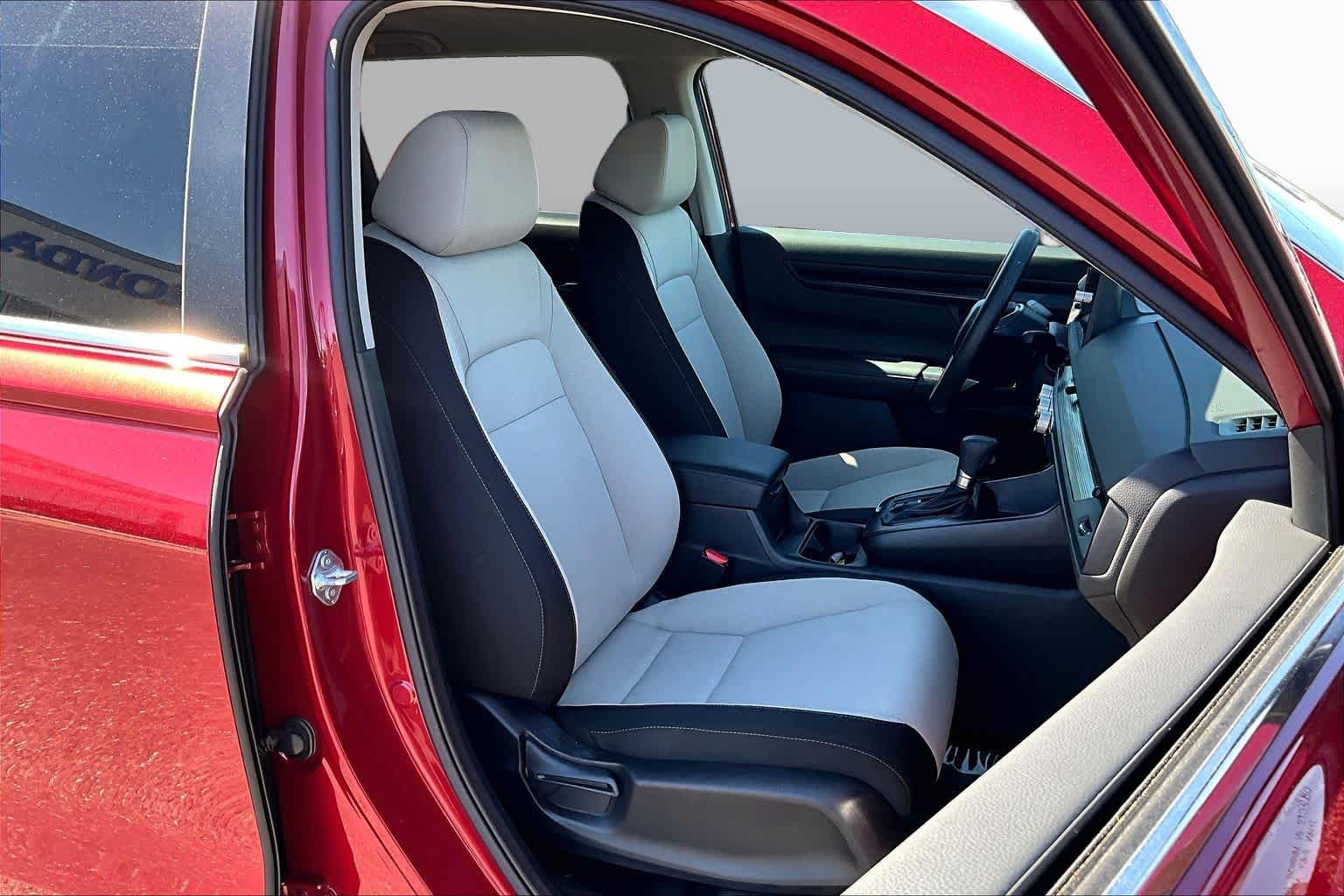 2026 Honda CR-V LX - Photo 9