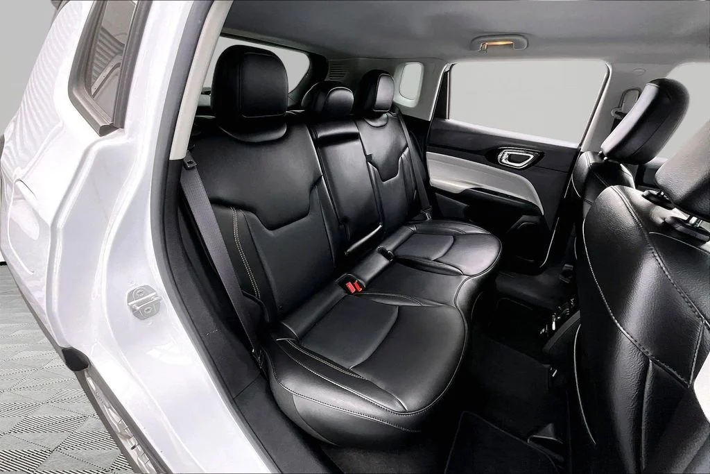 Certified Used 2022 Bright White Clearcoat Jeep Limited image 27