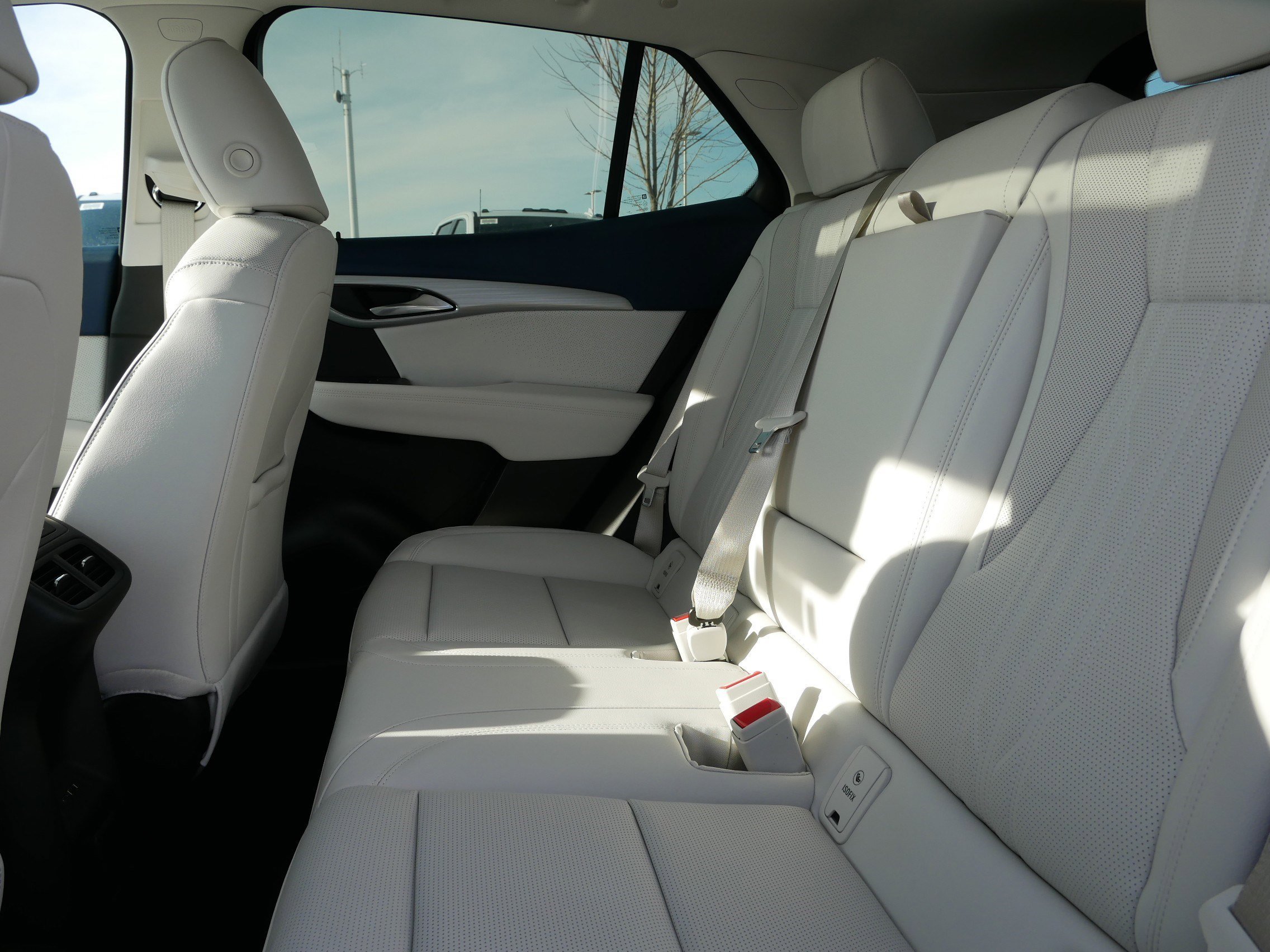 New 2026 Iridescent White Tricoat Buick Avenir image 5
