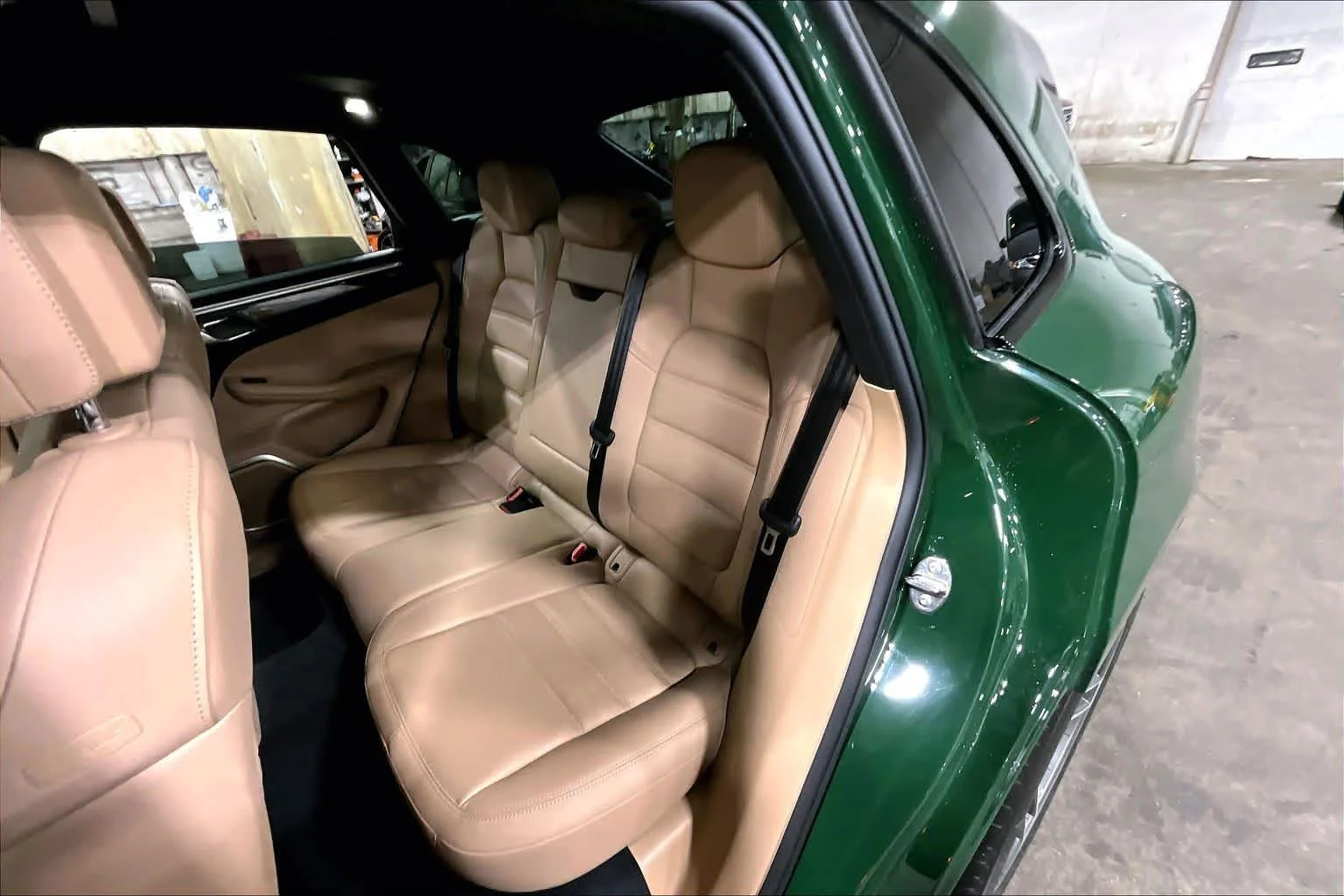 Used 2020 Mamba Green Metallic Porsche Turbo image 21