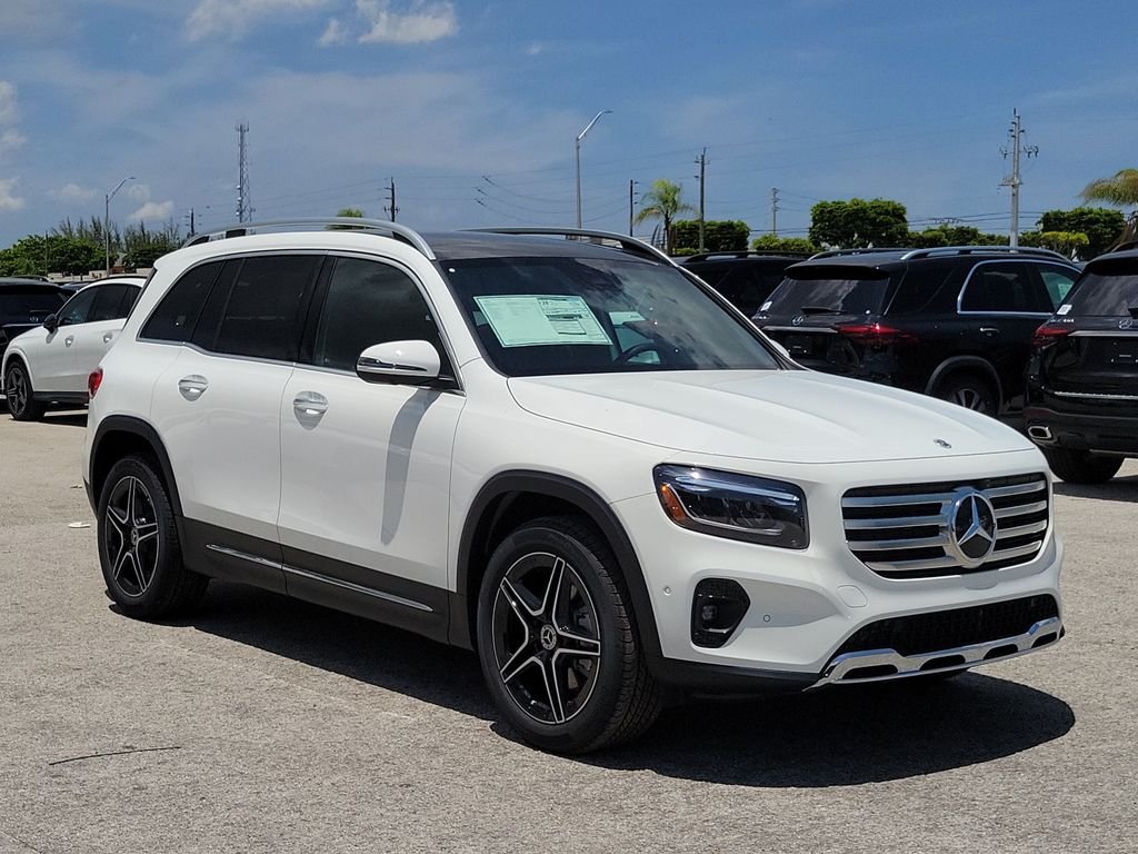 New 2026 Polar White Mercedes-Benz GLB 250 image 1