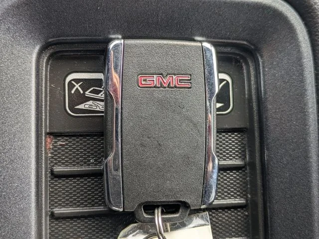 Used 2018 Quartz GMC SLT image 27
