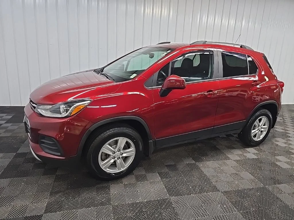 Used 2021 CRIMSON METALLIC Chevrolet LT image 6