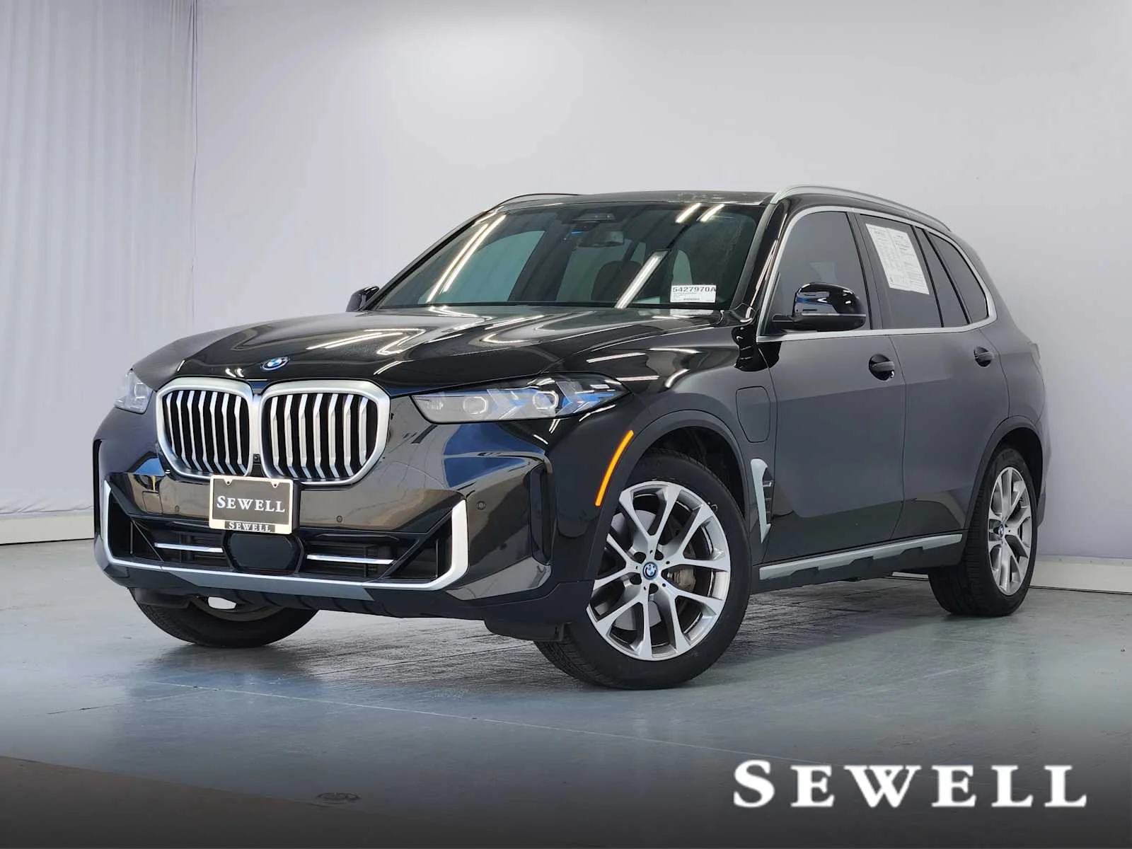 2024 BMW X5 xDrive50e's photo