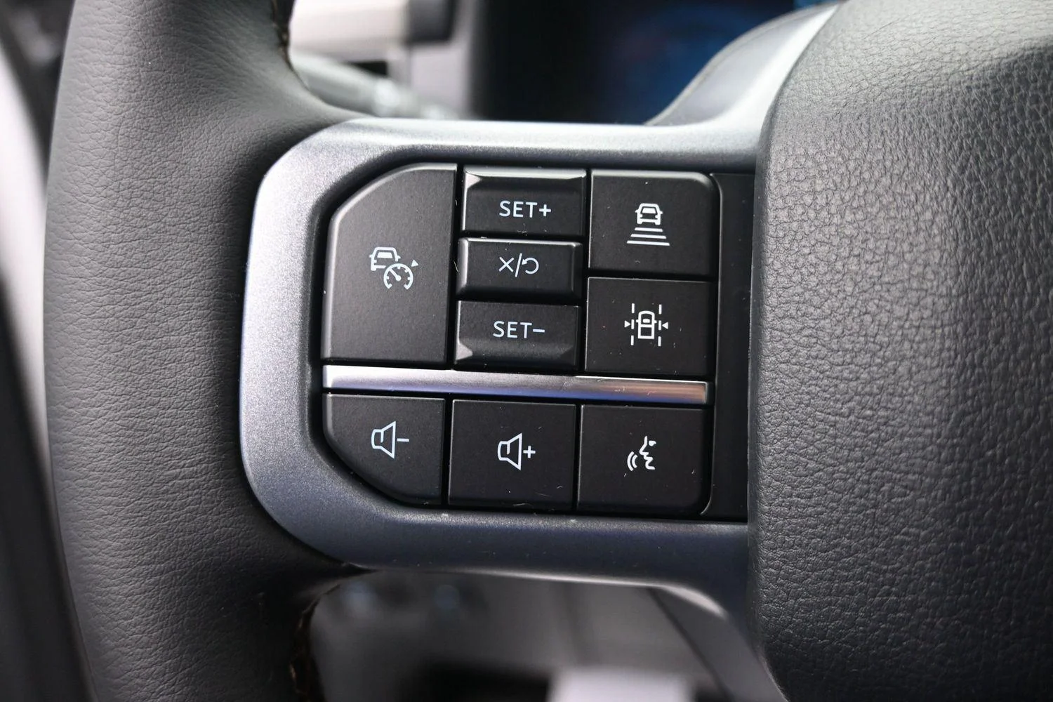 Used 2025 Oxford White Ford LARIAT image 27