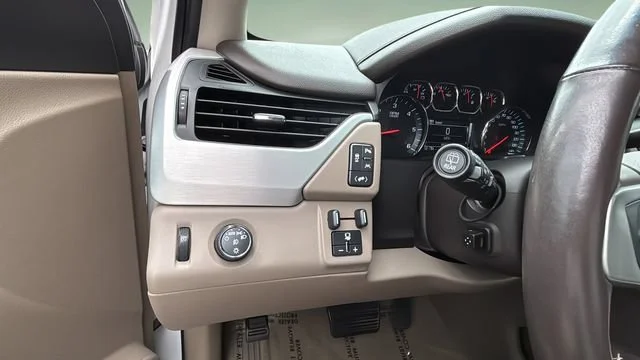 Used 2017 WHITE FROST TRICOAT GMC SLT image 22