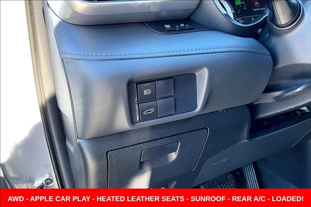 Used 2021 Silver Toyota XLE image 12