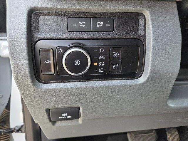 Used 2024 Oxford White Ford XLT image 14