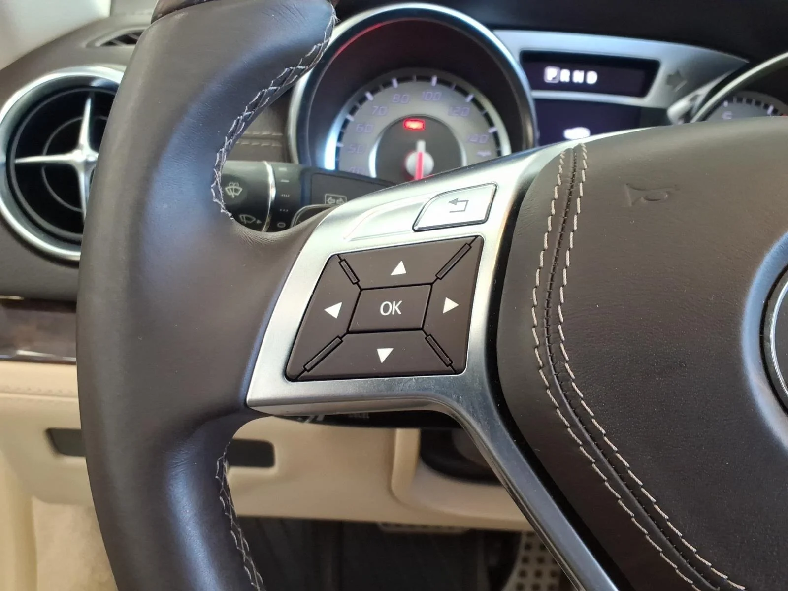 Used 2013 Palladium Silver Metallic Mercedes-Benz SL 550 image 26