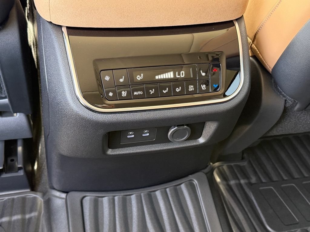New 2027 RADIANT WHITE INFINITI Luxe 2WD image 16