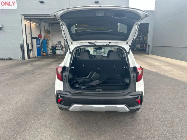 Used 2024 White Kia LX image 24