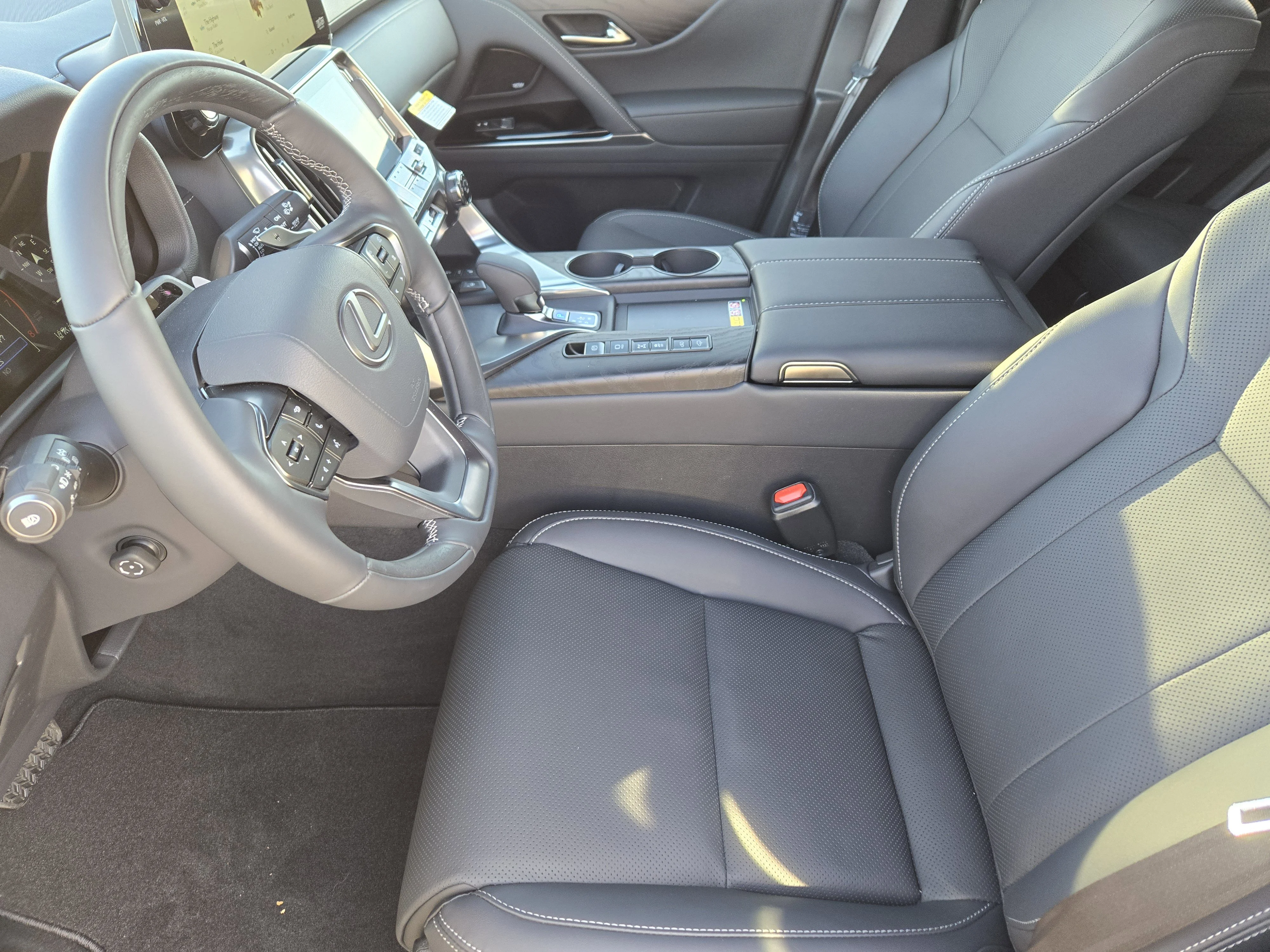 2026 Lexus LX 700h Luxury - Photo 9