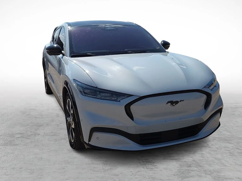 Used 2022 White Ford Premium image 2