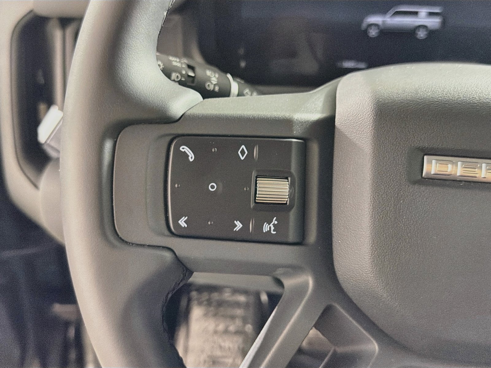 Certified Used 2025 Carpathian Gray Premium Metallic Land Rover X-Dynamic SE image 12