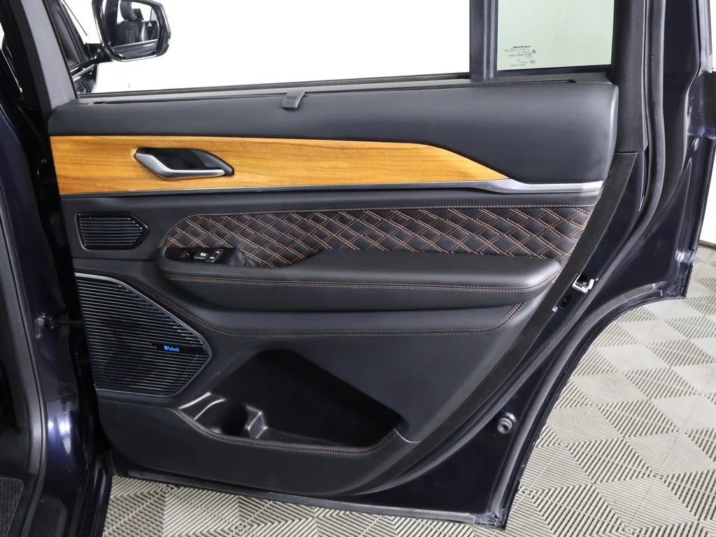 Used 2023 Black Jeep Summit Reserve image 35
