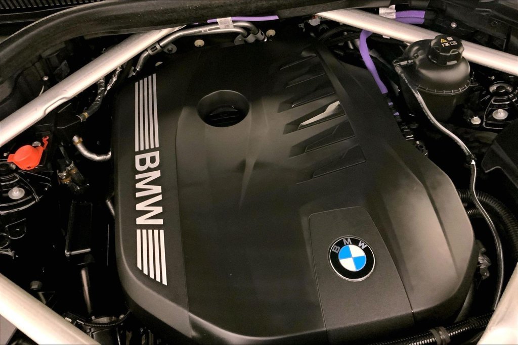 Used 2026 Black Sapphire Metallic BMW  image 31