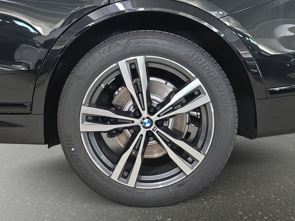 New 2027 Black Sapphire Metallic BMW xDrive40i image 21