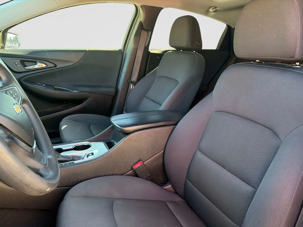 Used 2022 Silver Chevrolet LT image 21