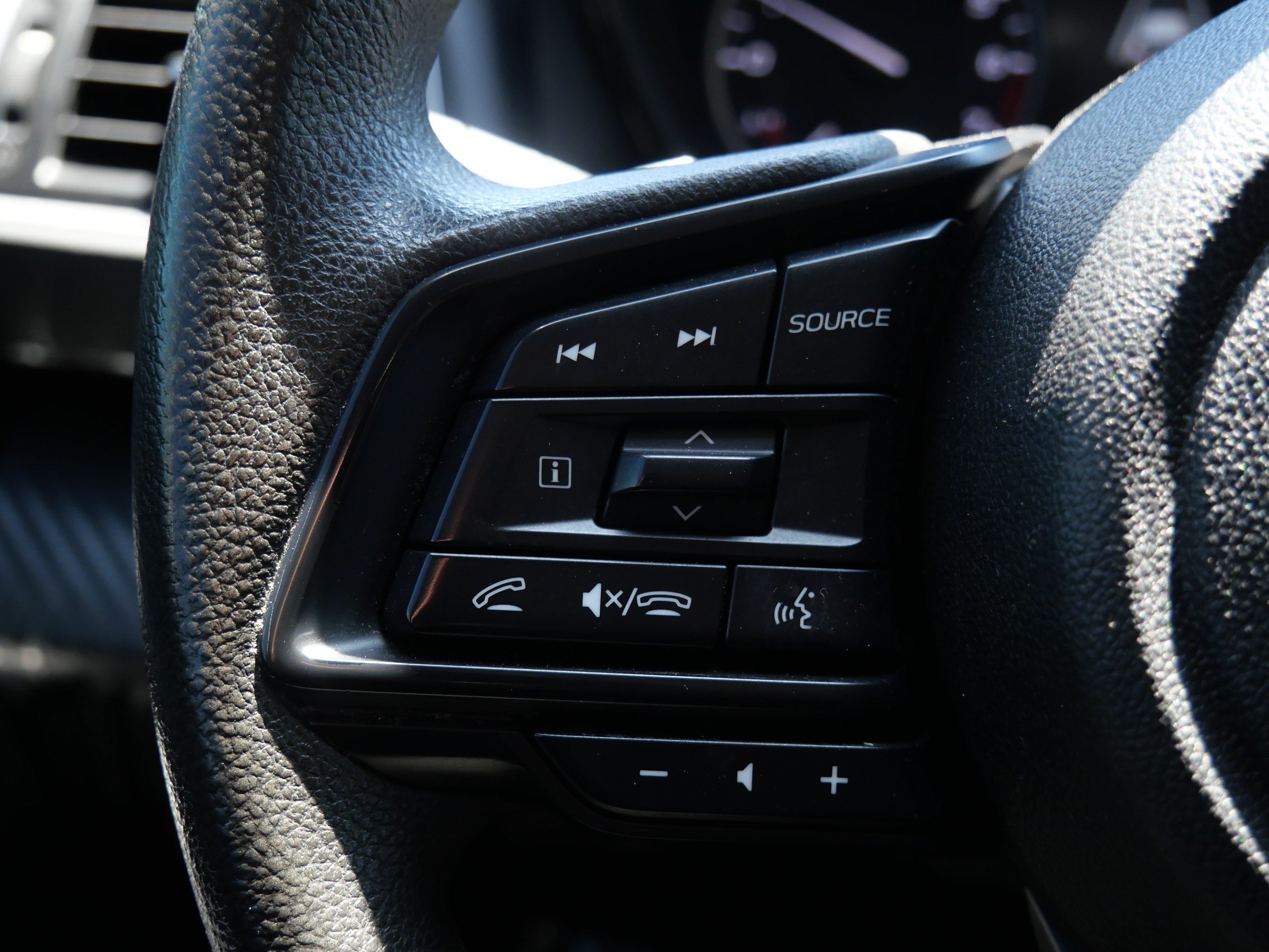 Used 2023 Crystal Black Silica Subaru 8P image 28