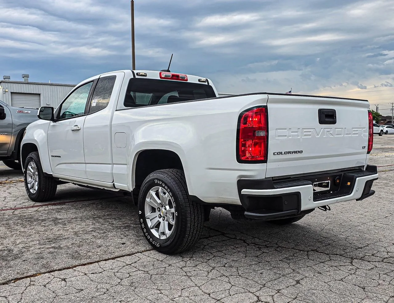 Used 2022 Summit White Chevrolet LT image 3