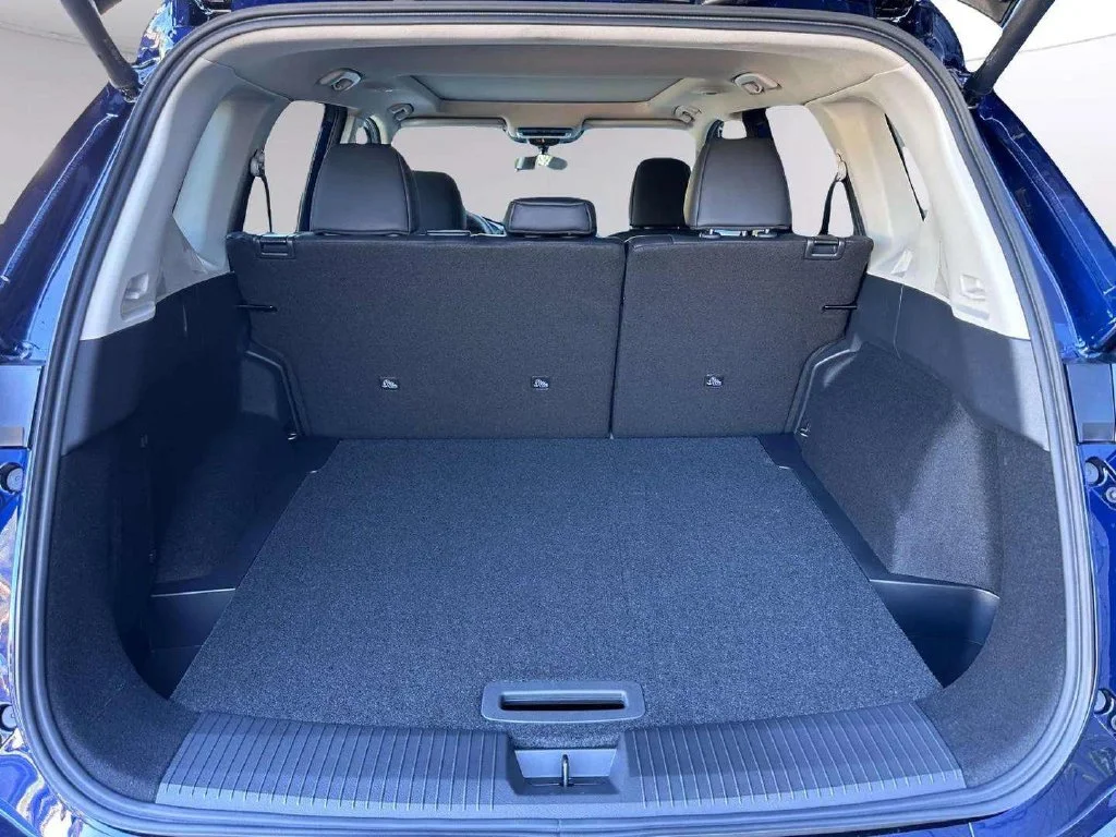 New 2027 Deep Ocean Blue Pearl Nissan Dark Armor image 15