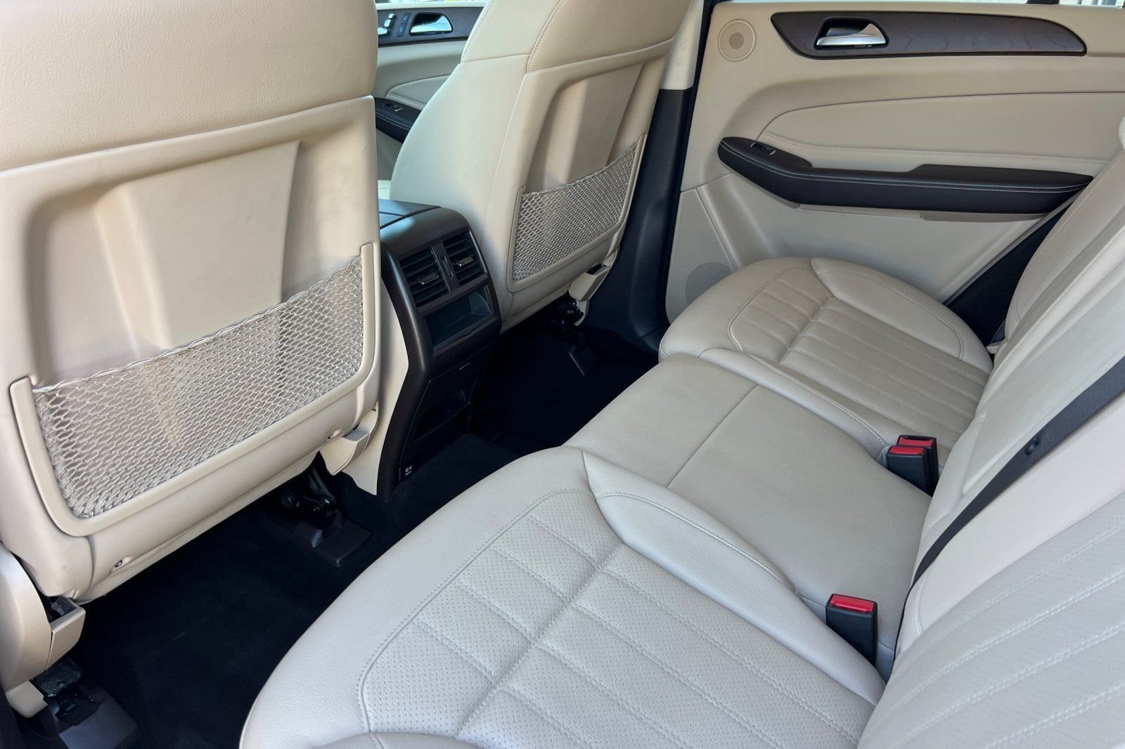 Used 2016 Black Mercedes-Benz 350 image 4