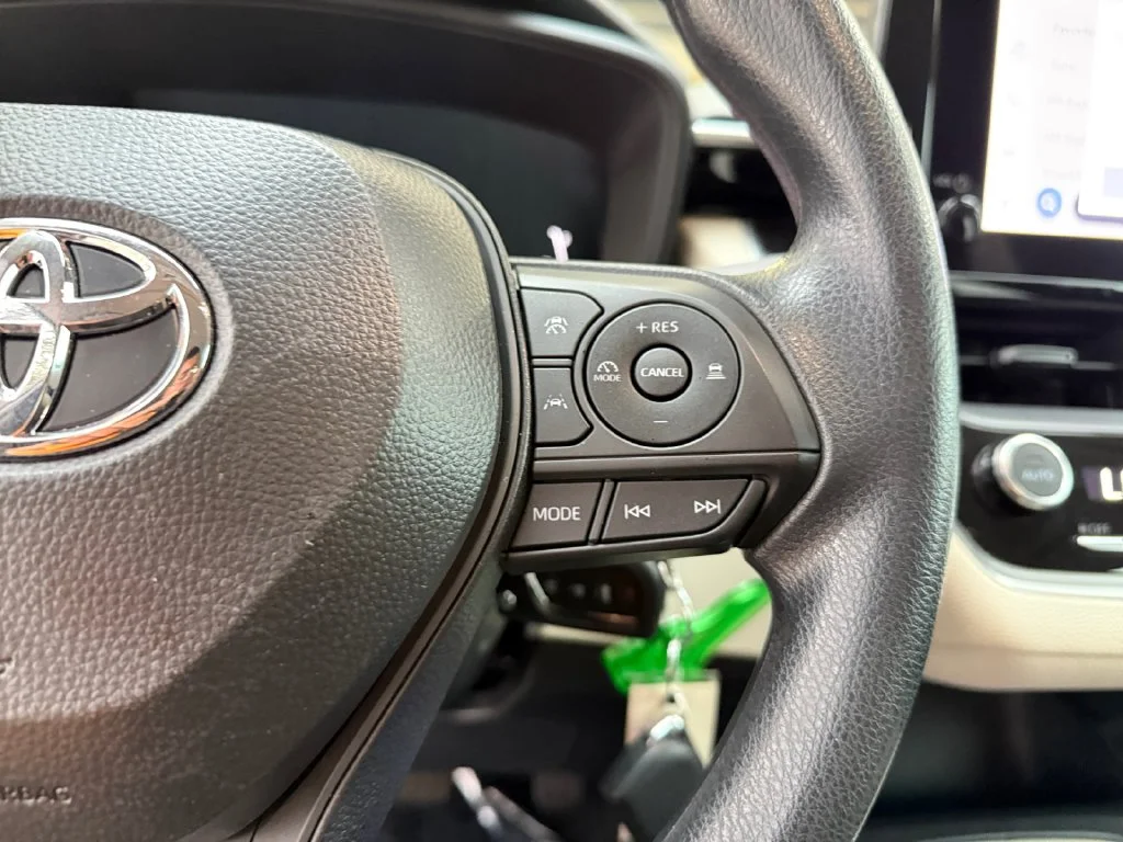 2026 Toyota Corolla LE - Photo 25