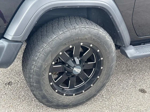 Used 2018 Black Jeep Sport S image 12
