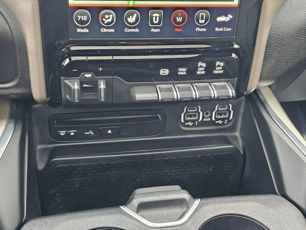 Used 2019  Ram Laramie image 32