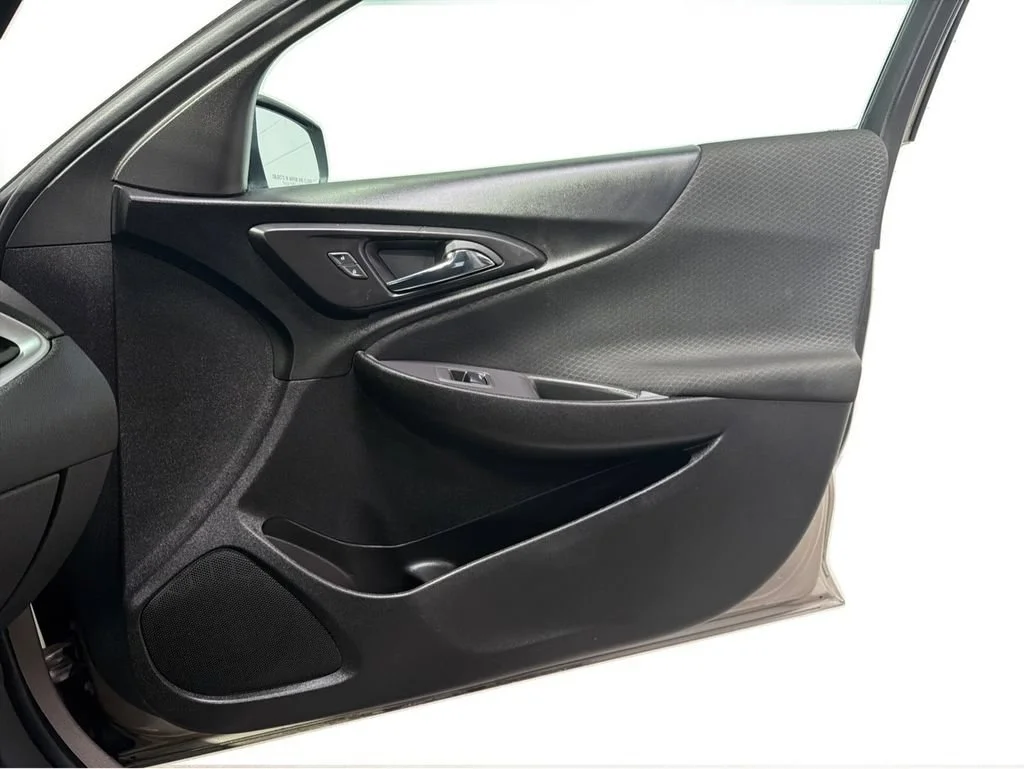 Used 2025 Gray Chevrolet LT image 20