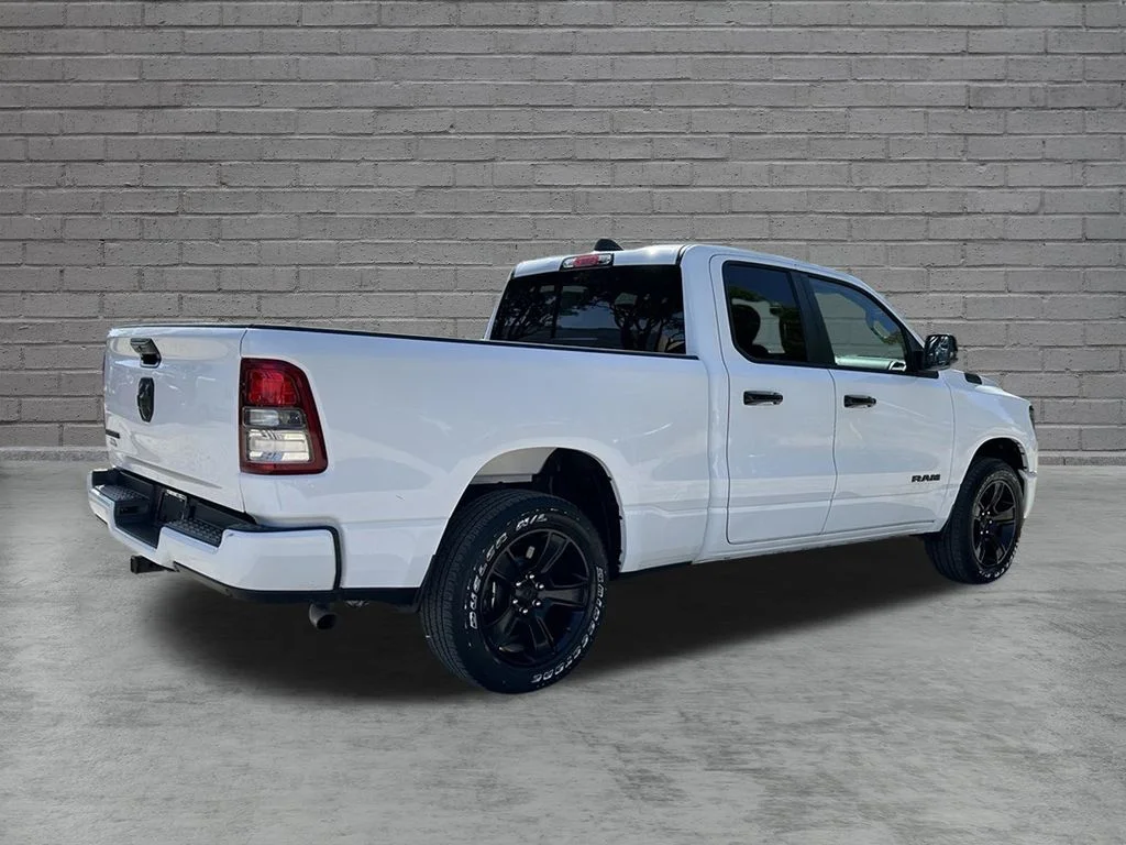 Used 2023 White Ram Big Horn/Lone Star image 6