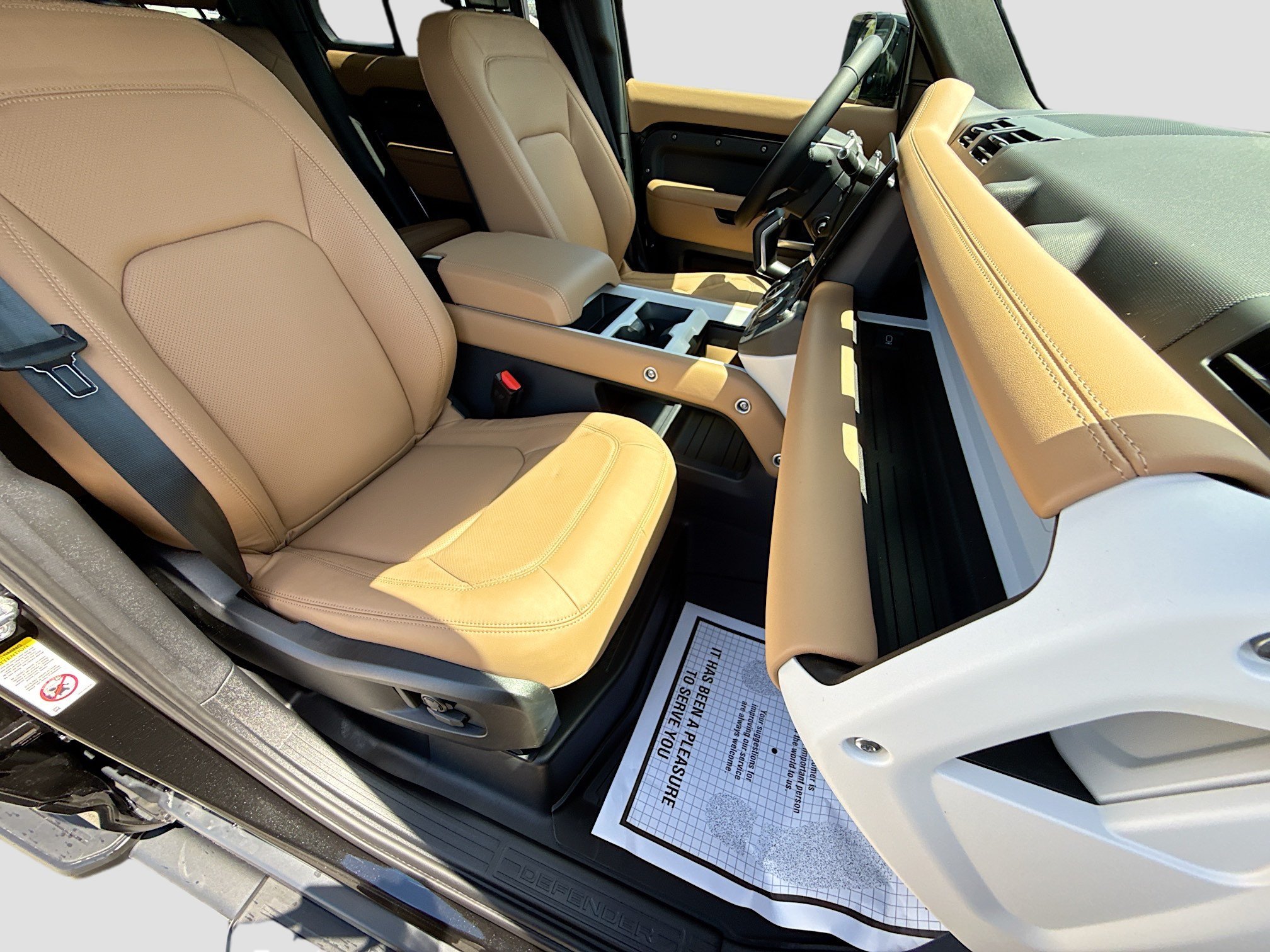 New 2026 Santorini Black Land Rover X-Dynamic SE image 15