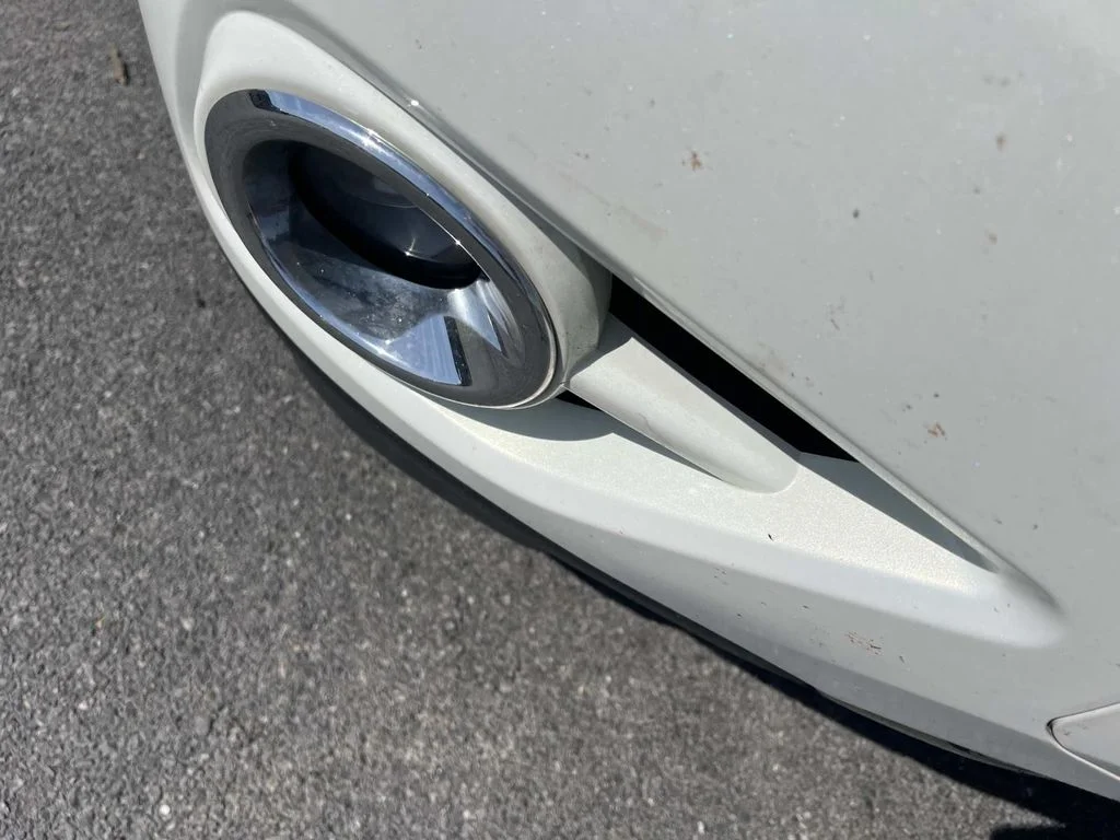 Used 2014 White Nissan SL image 7