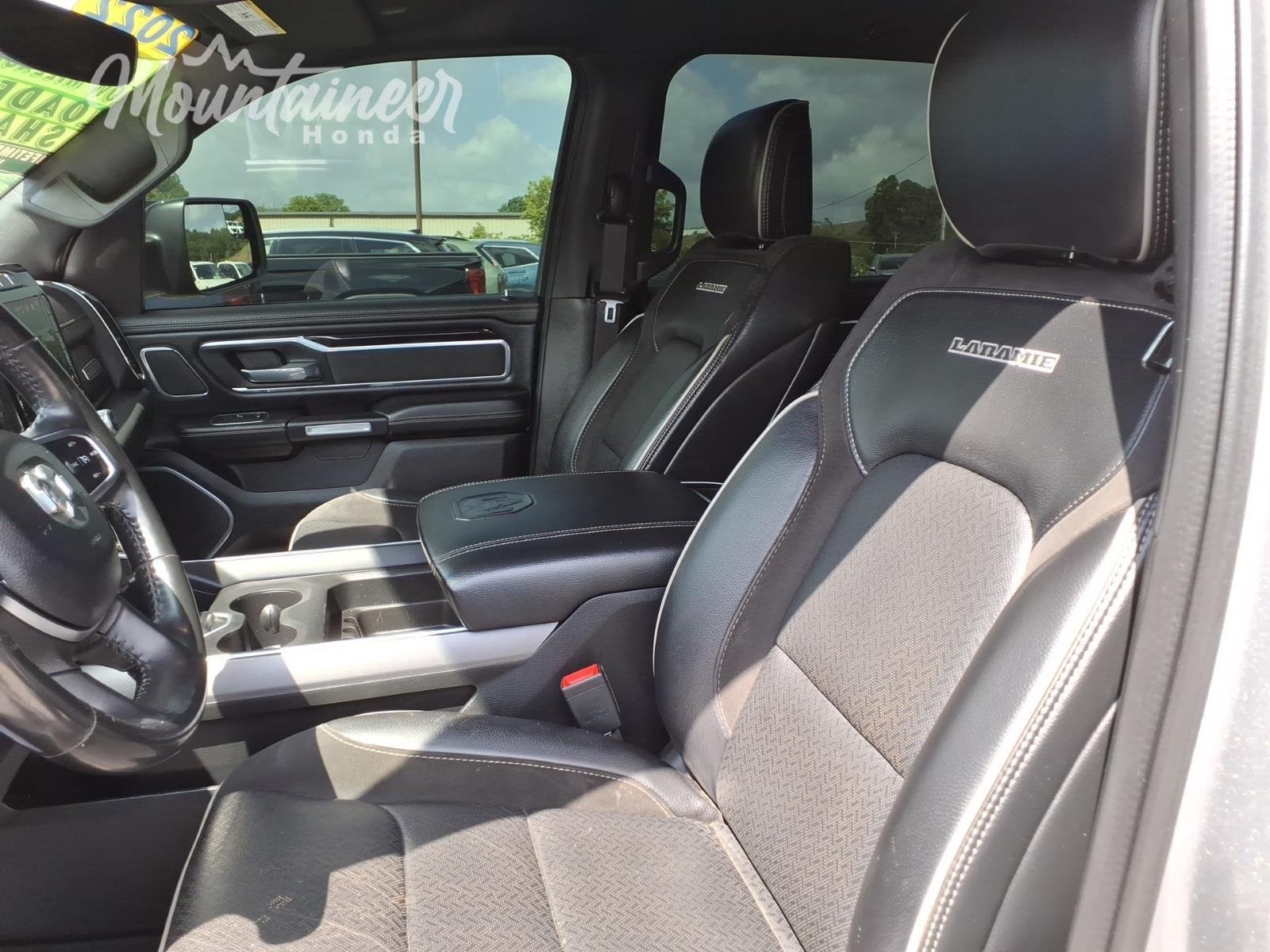 Used 2022 Billet Silver Metallic Clearcoat Ram Laramie image 10