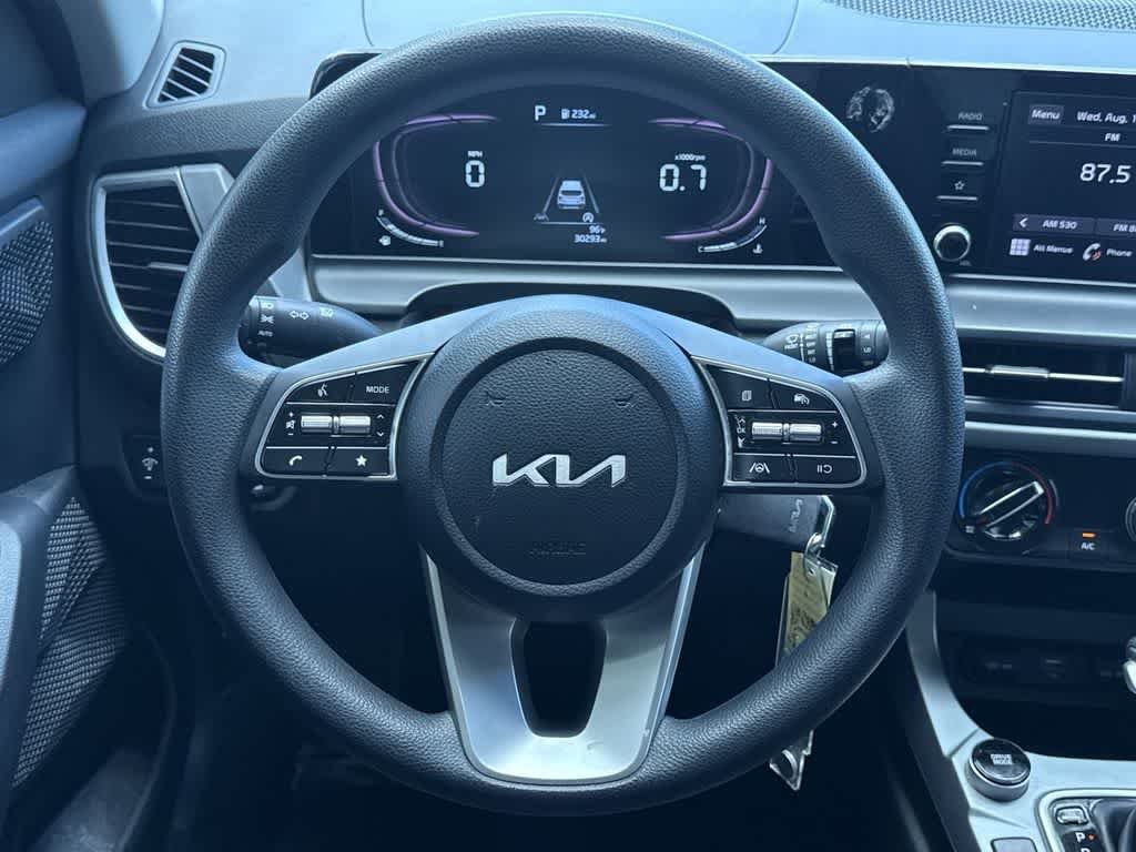 Used 2024 Snow White Pearl Kia LX image 15