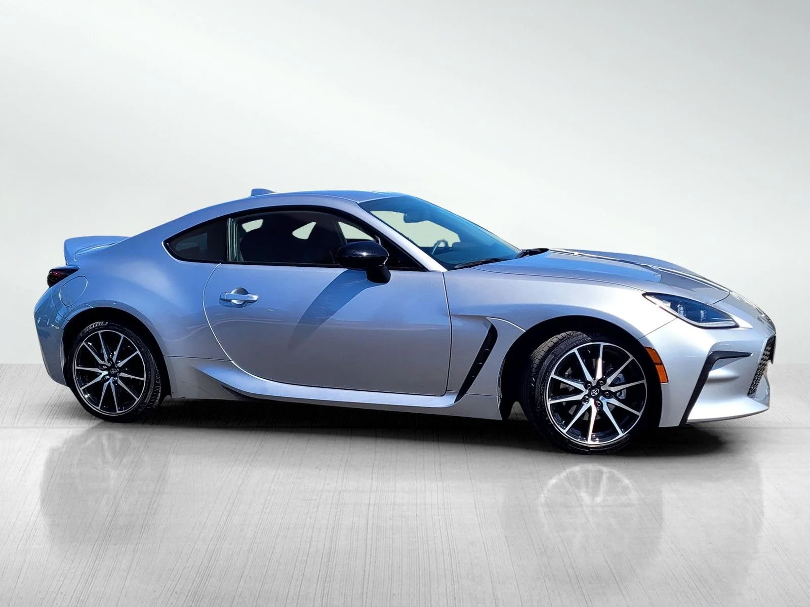 Used 2025 Steel Toyota Premium image 3