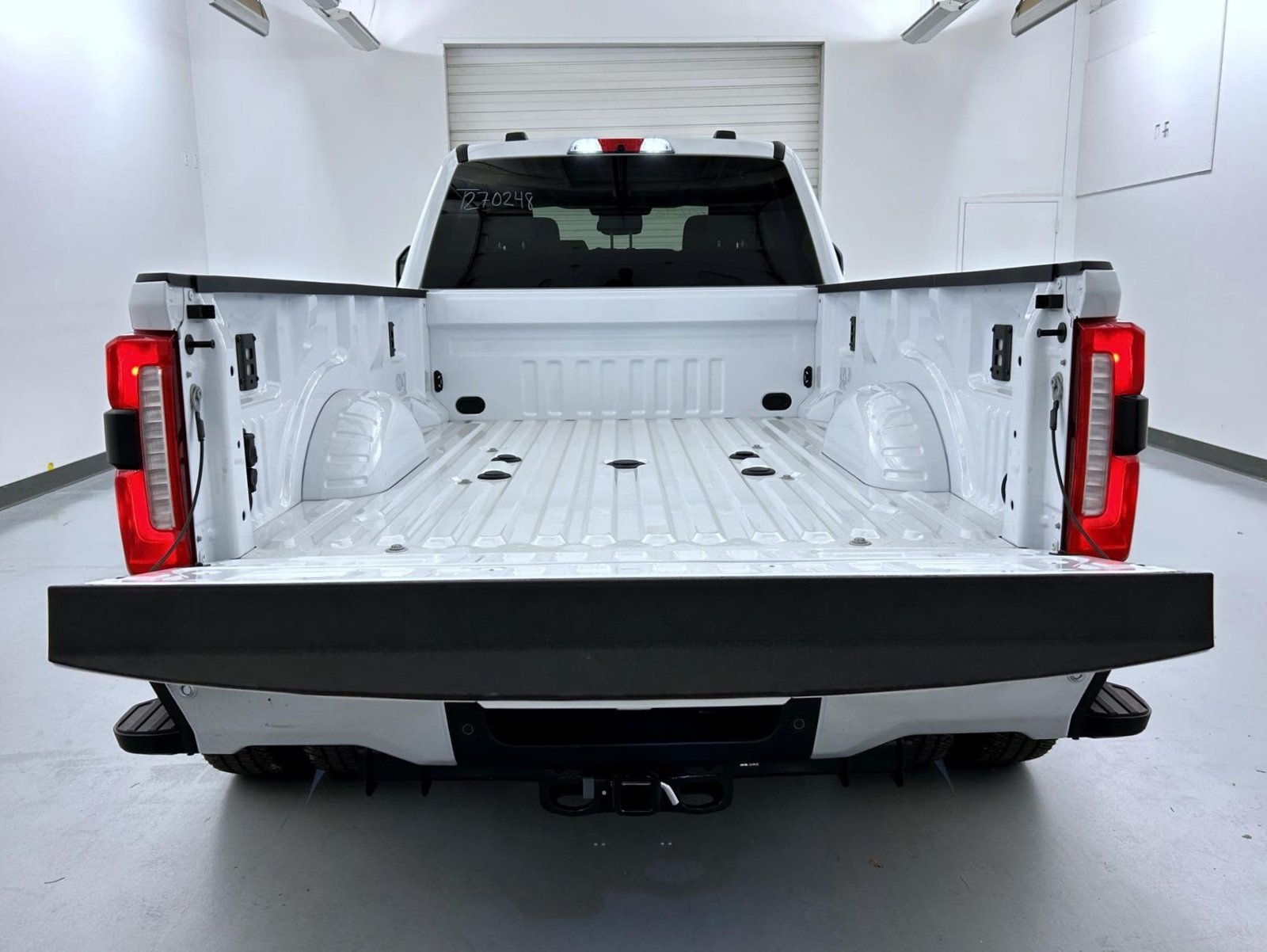 New 2027 Oxford White Ford XLT image 22