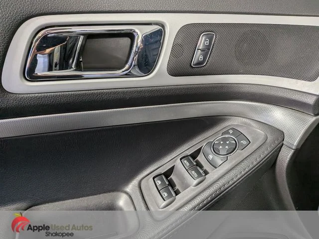 Used 2015 Silver Ford XLT image 14