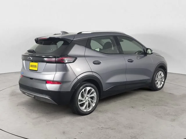 Used 2023 GRAY GHOST METALLIC Chevrolet LT image 5