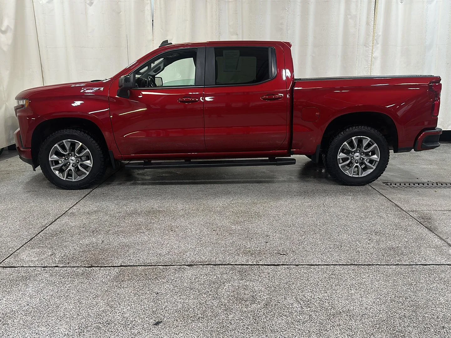 Used 2021 Chevrolet Silverado 1500 RST with VIN 1GCUYEED5MZ418669 for sale in Waconia, Minnesota