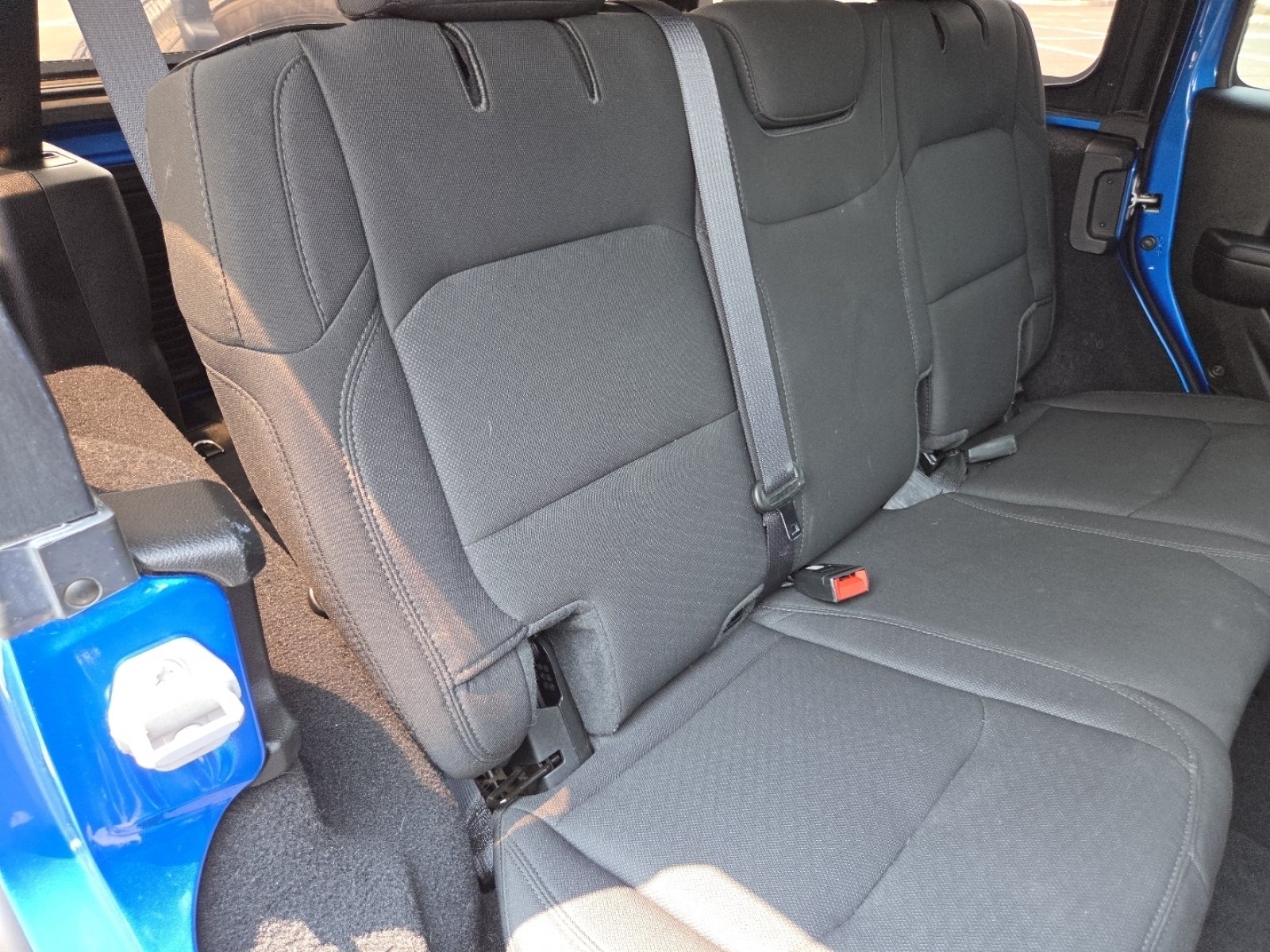 Used 2021 Blue Pearl Jeep Unlimited Sport S image 25
