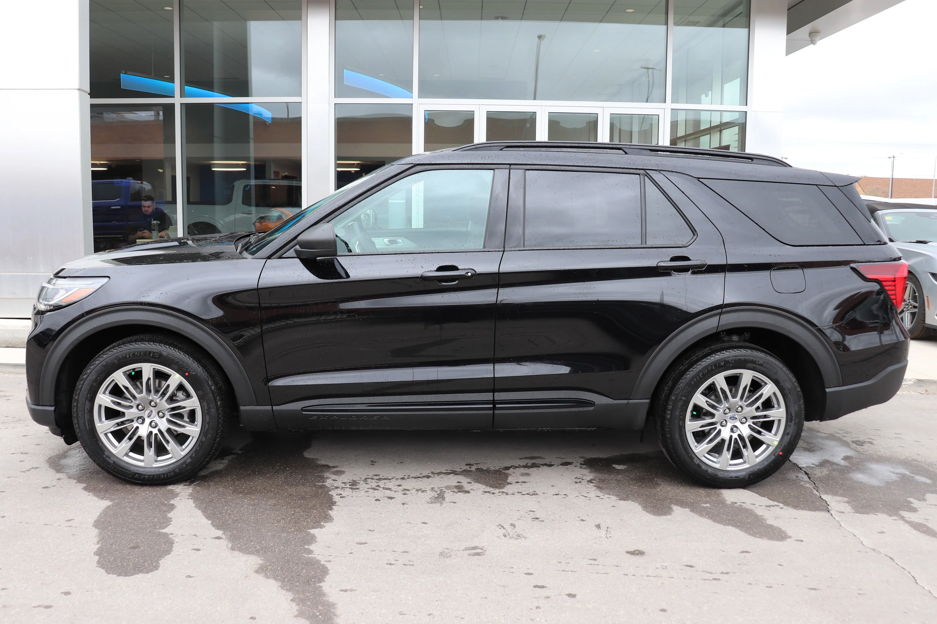 New 2026 AGATE BLACK Ford Active w/200A Pkg image 3