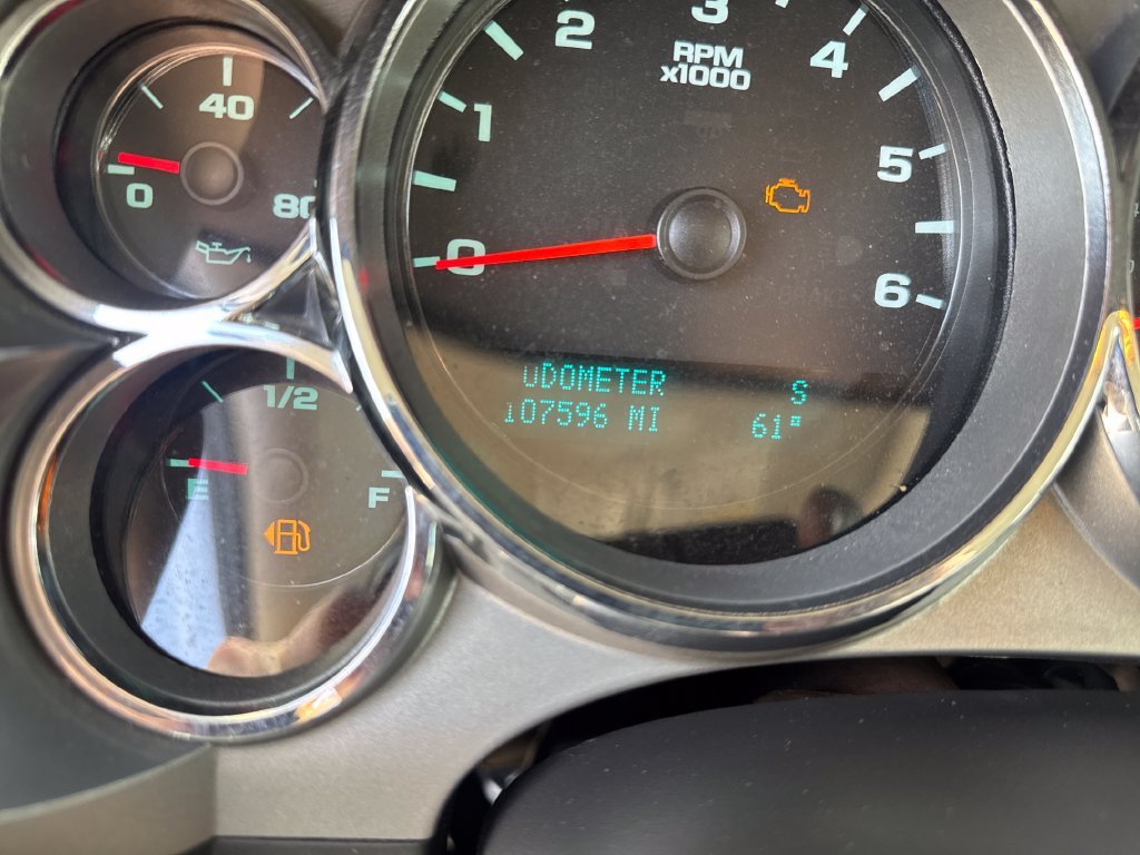Used 2011 STEEL GREEN METALLIC Chevrolet LT image 22
