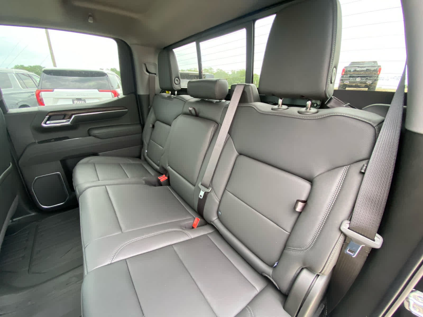 2026 GMC Sierra 1500 SLT - Photo 23
