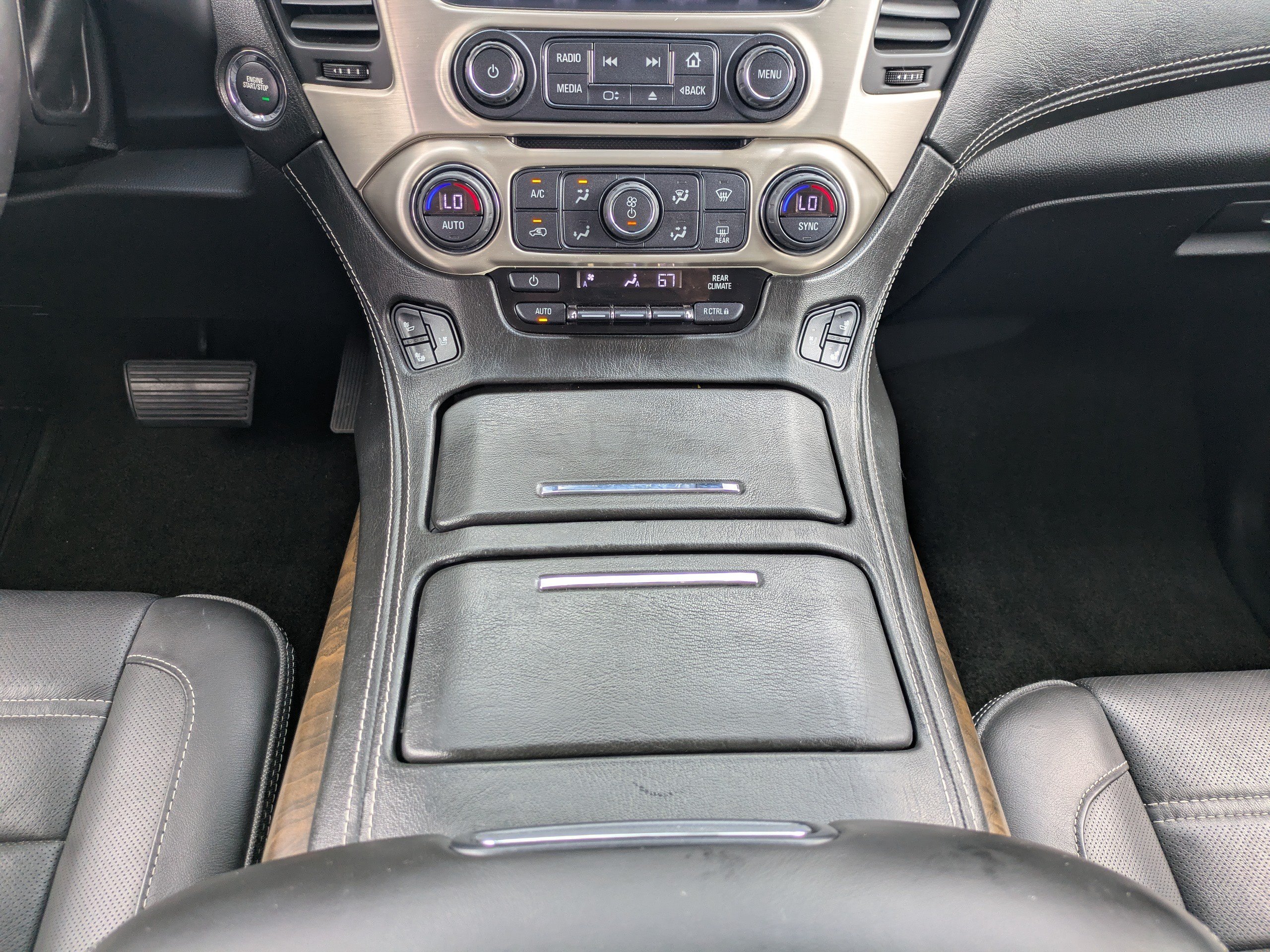 Used 2018 White Frost Tricoat GMC Denali image 21