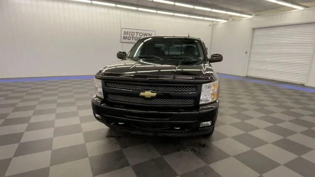 Used 2011 Black Chevrolet LT image 3