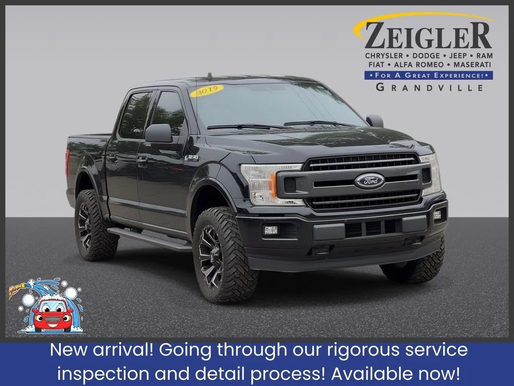 Used 2019 Black Ford XLT image 1