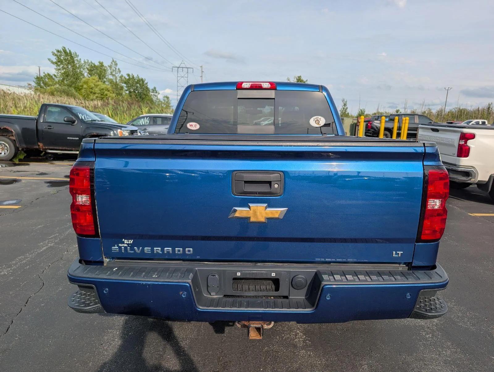 Used 2018 Deep Ocean Blue Metallic Chevrolet LT image 7